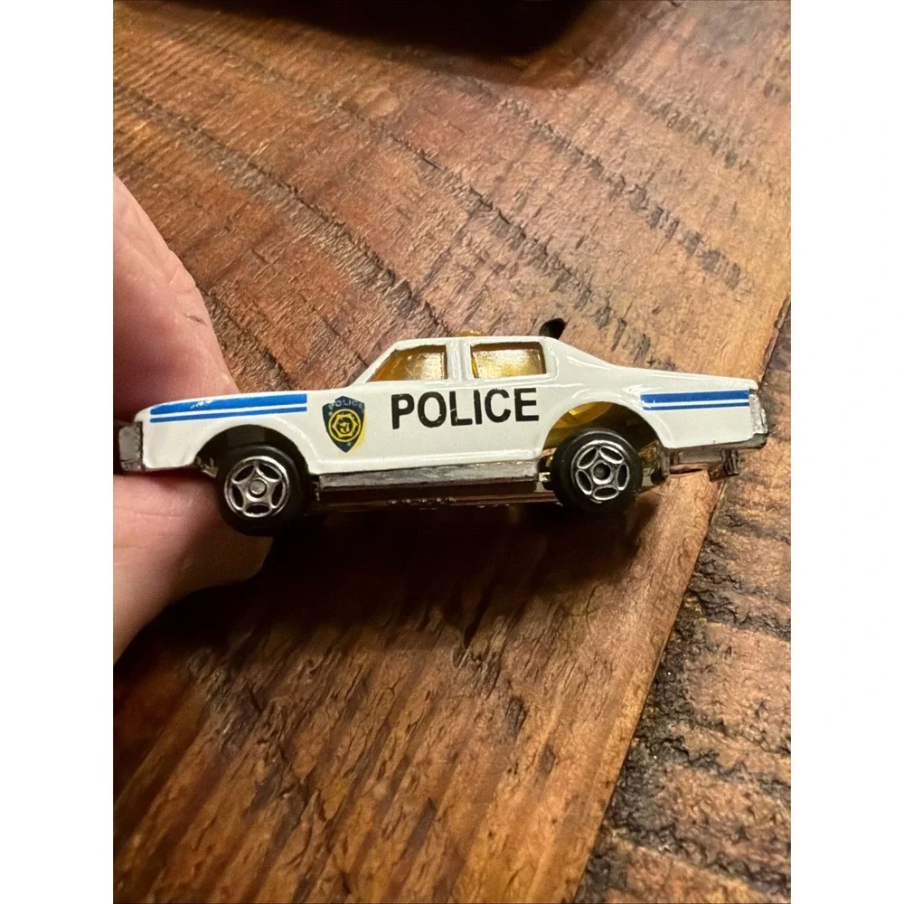 1970s AMC Matador Police Car Diecast Scale Model Yellow Windows Vtg White